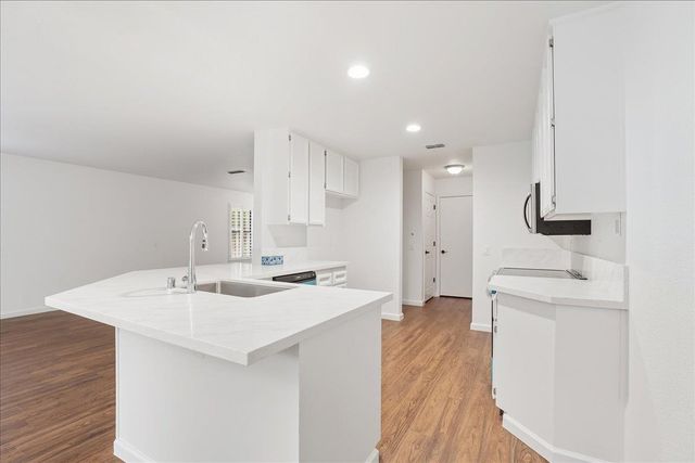 5640 Verner Oak Ct #1, Sacramento, CA 95841