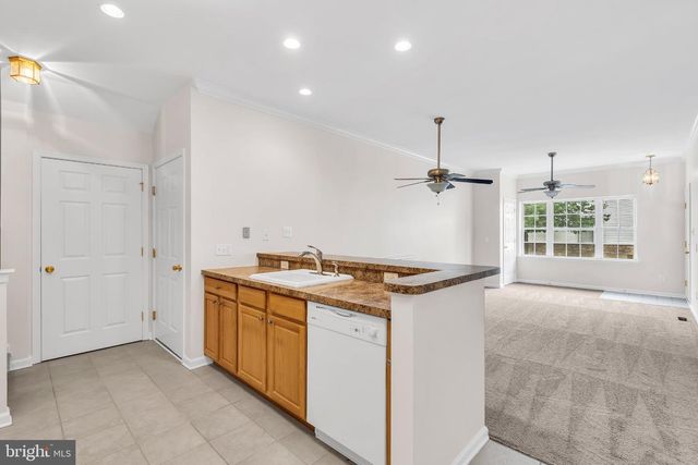 25 CHARLES CIR, Delanco, NJ 08075