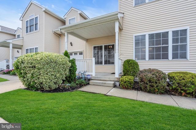 25 CHARLES CIR, Delanco, NJ 08075