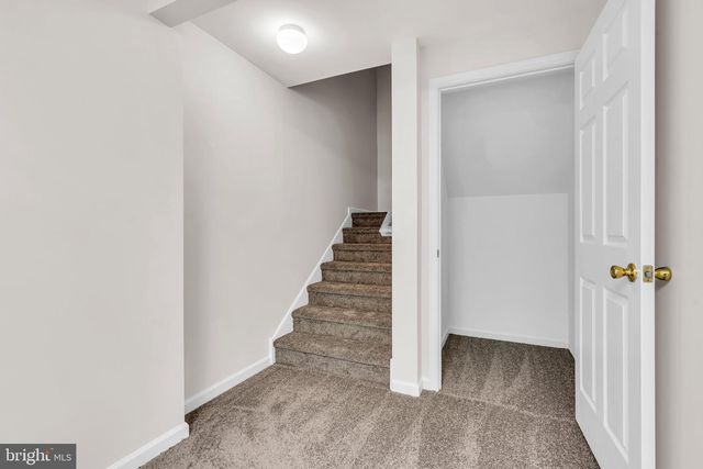 25 CHARLES CIR, Delanco, NJ 08075