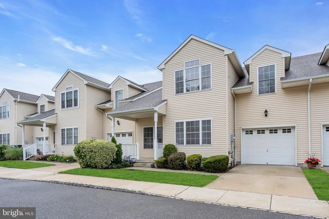 25 CHARLES CIR, Delanco, NJ 08075