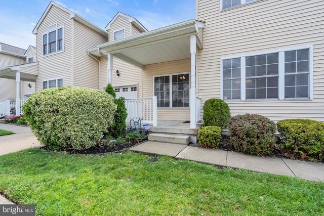 25 CHARLES CIR, Delanco, NJ 08075