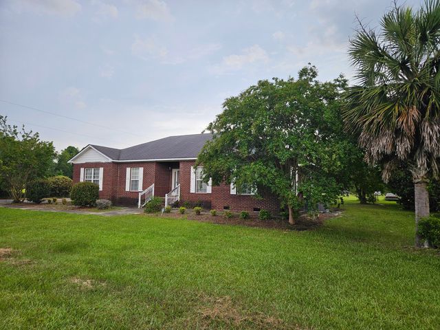 9047 Summerton Hwy Road, Pinewood, SC 29125