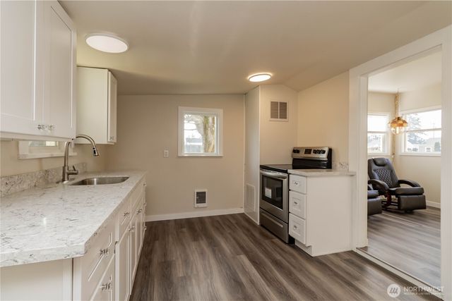 6645 S Oakes Street, Tacoma, WA 98409