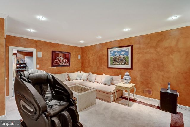 4744 34TH ST N, Arlington, VA 22207