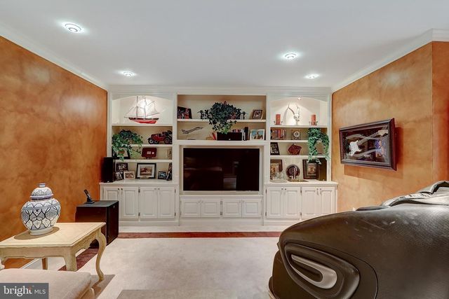 4744 34TH ST N, Arlington, VA 22207