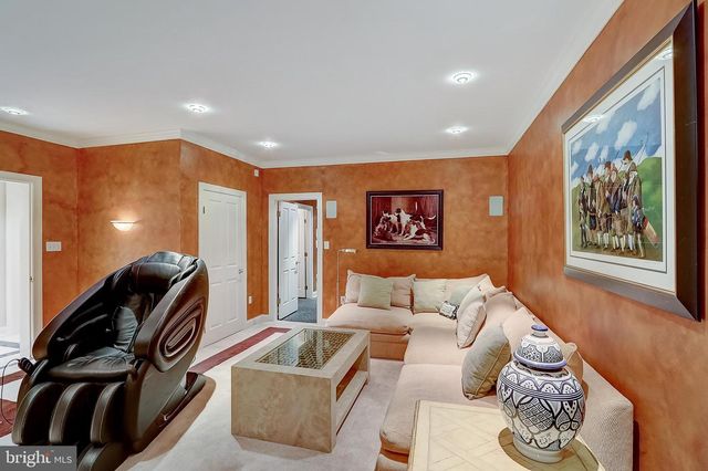 4744 34TH ST N, Arlington, VA 22207
