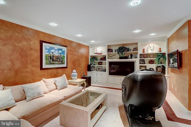 4744 34TH ST N, Arlington, VA 22207