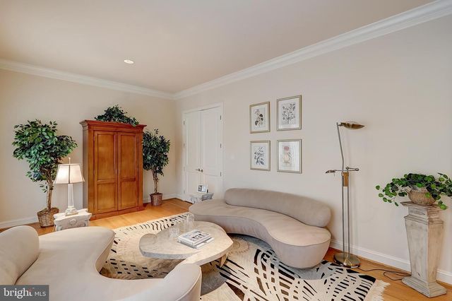 4744 34TH ST N, Arlington, VA 22207