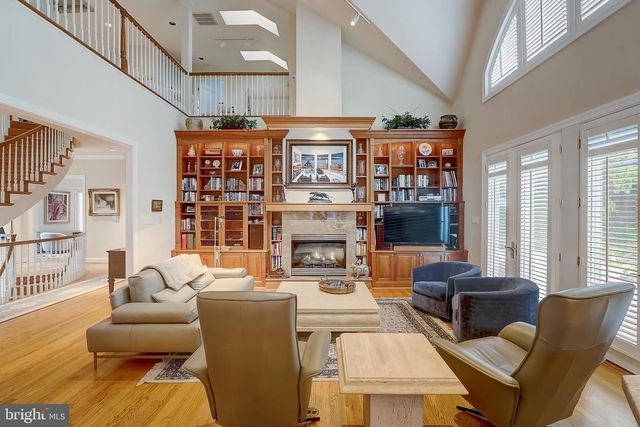 4744 34TH ST N, Arlington, VA 22207