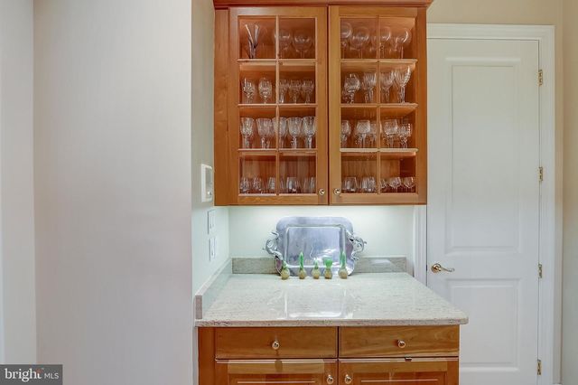 4744 34TH ST N, Arlington, VA 22207