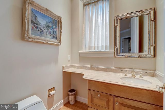 4744 34TH ST N, Arlington, VA 22207