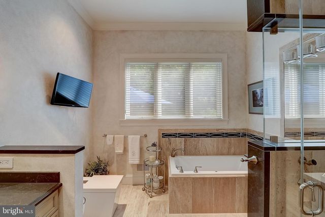 4744 34TH ST N, Arlington, VA 22207