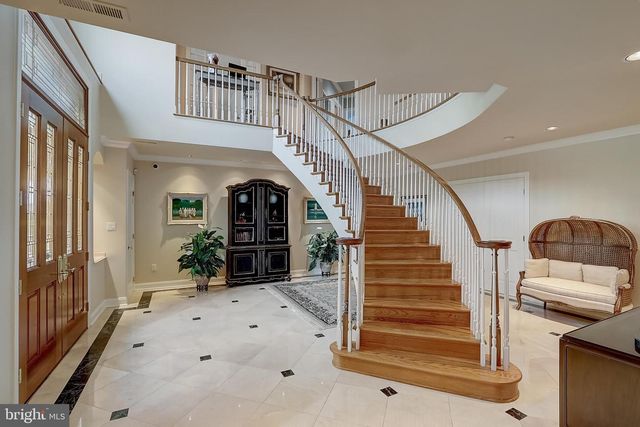 4744 34TH ST N, Arlington, VA 22207