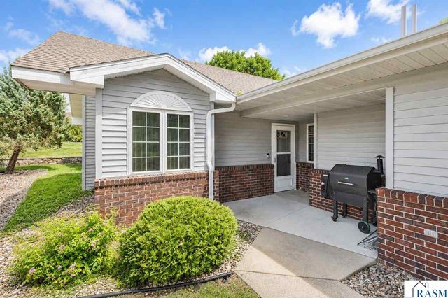 105 Raven Court, Mankato, MN 56001