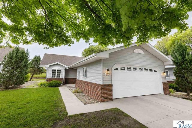 105 Raven Court, Mankato, MN 56001