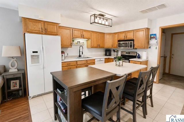 105 Raven Court, Mankato, MN 56001