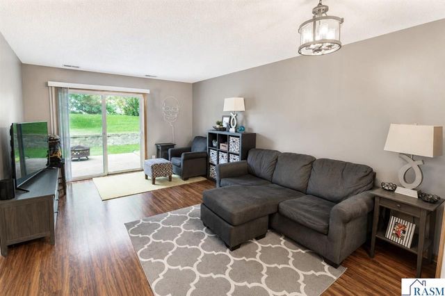 105 Raven Court, Mankato, MN 56001