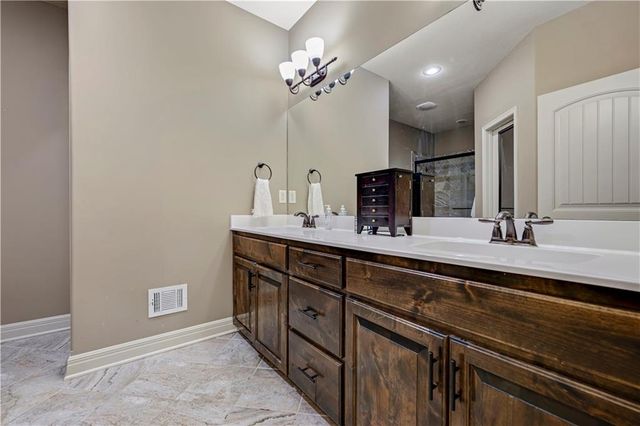 9211 N Belton Court, Kansas City, MO 64154