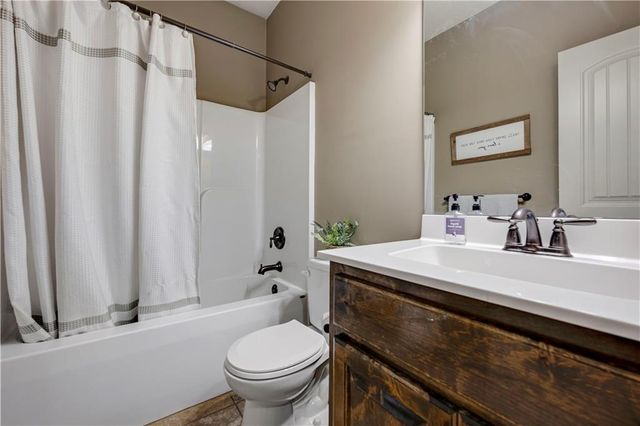 9211 N Belton Court, Kansas City, MO 64154