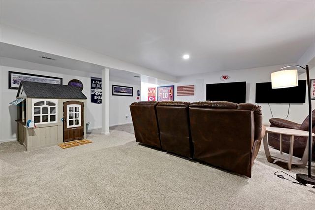 9211 N Belton Court, Kansas City, MO 64154