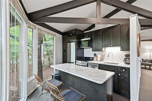 208 Treetopper Circle, Jasper, GA 30143