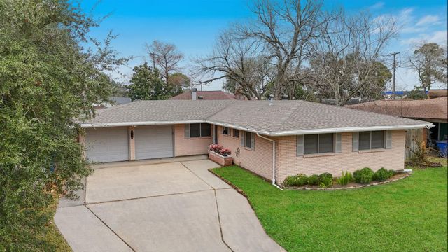 716 San Jacinto Avenue, Texas City, TX 77590