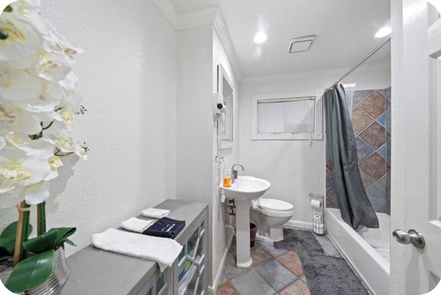 716 San Jacinto Avenue, Texas City, TX 77590