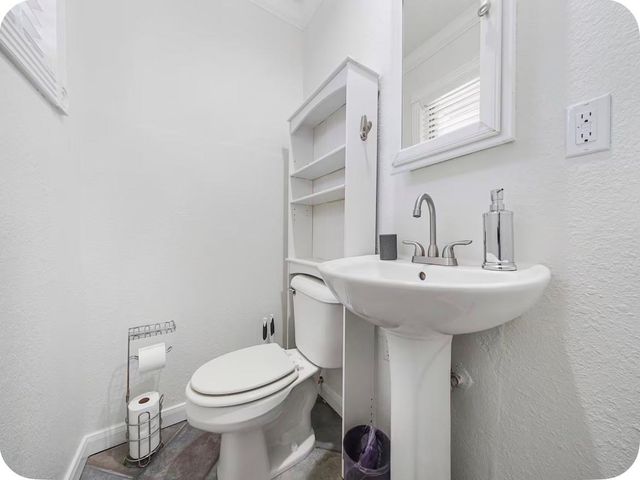 716 San Jacinto Avenue, Texas City, TX 77590