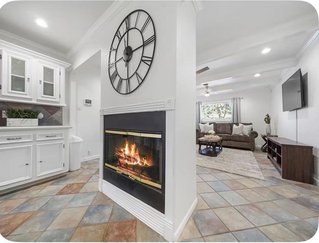 716 San Jacinto Avenue, Texas City, TX 77590