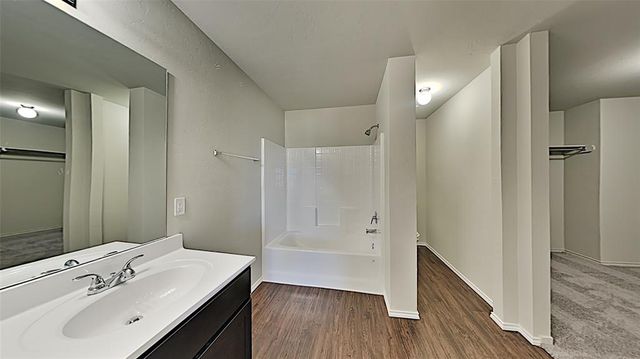1928 Hannah Lane, Yukon, OK 73099