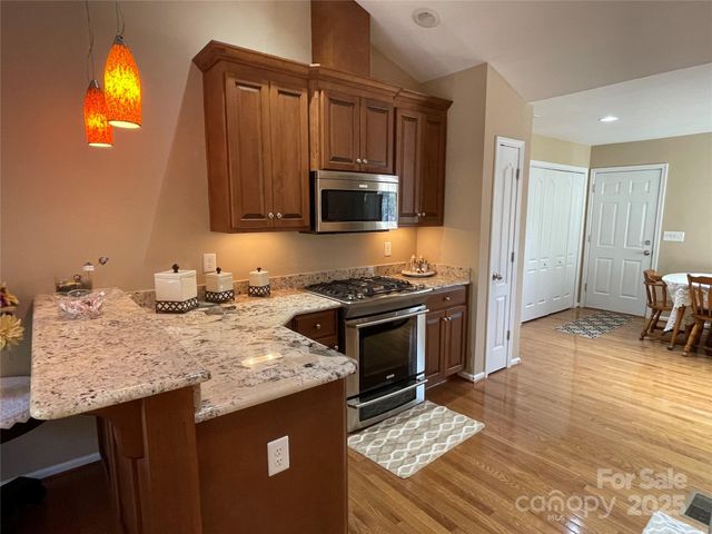 4040 Hereford Lane, Dallas, NC 28034