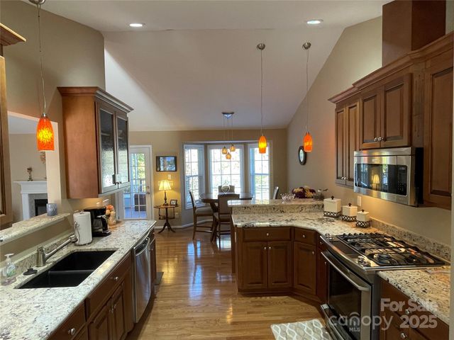 4040 Hereford Lane, Dallas, NC 28034