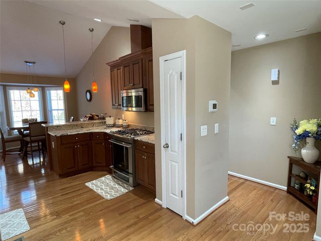 4040 Hereford Lane, Dallas, NC 28034