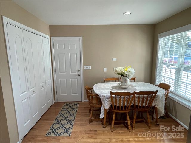 4040 Hereford Lane, Dallas, NC 28034