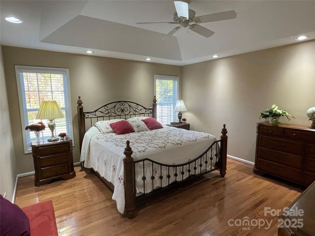 4040 Hereford Lane, Dallas, NC 28034