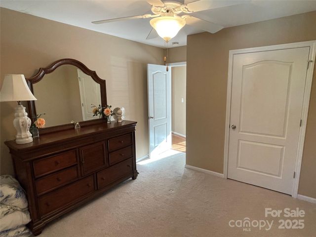 4040 Hereford Lane, Dallas, NC 28034