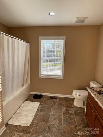 4040 Hereford Lane, Dallas, NC 28034