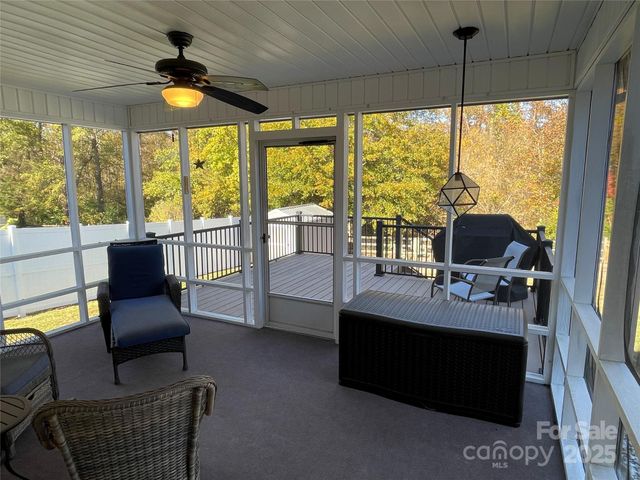 4040 Hereford Lane, Dallas, NC 28034