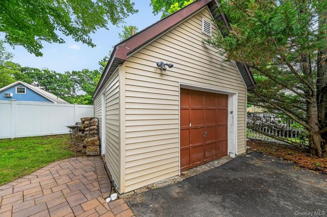 21 McGill Road, Monroe, NY 10950