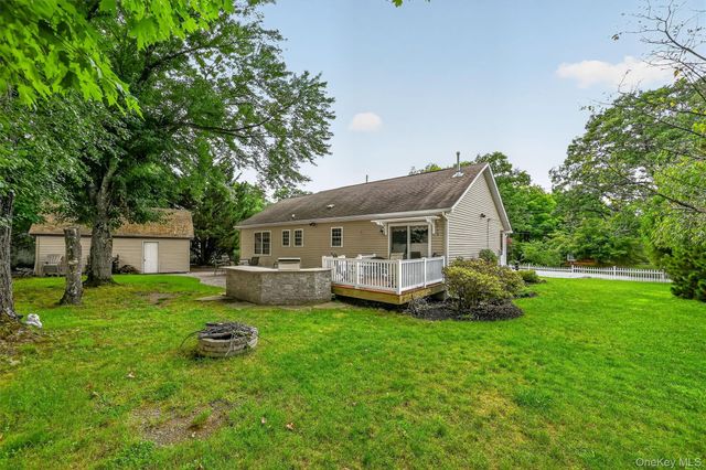 21 McGill Road, Monroe, NY 10950