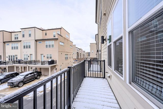 4653 CHARGER PL, Chantilly, VA 20151