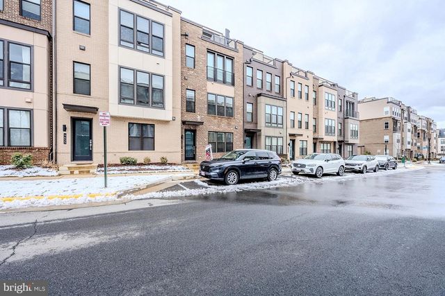 4653 CHARGER PL, Chantilly, VA 20151