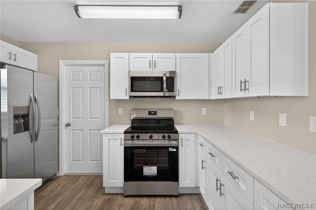 799 W Wycliffe Lane, Citrus Springs, FL 34434