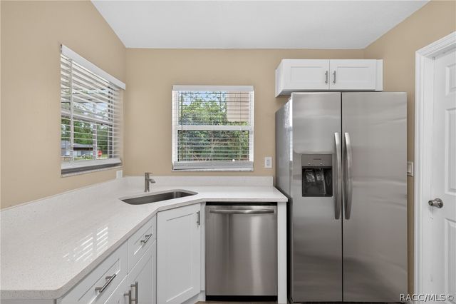 799 W Wycliffe Lane, Citrus Springs, FL 34434