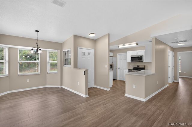 799 W Wycliffe Lane, Citrus Springs, FL 34434