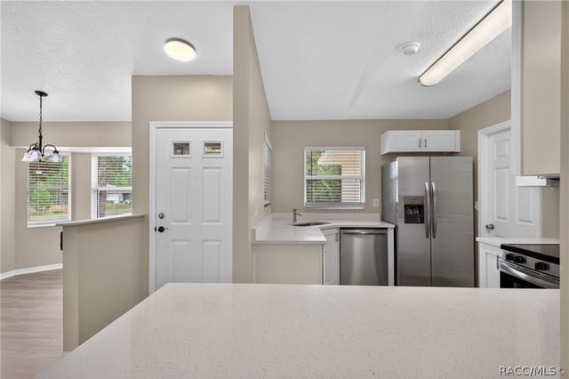 799 W Wycliffe Lane, Citrus Springs, FL 34434