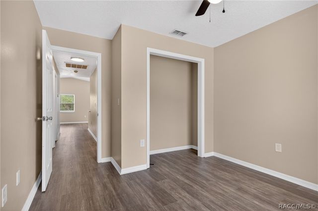 799 W Wycliffe Lane, Citrus Springs, FL 34434