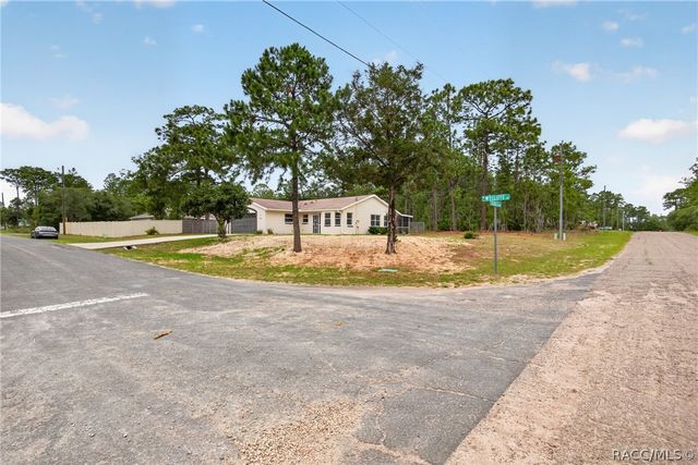 799 W Wycliffe Lane, Citrus Springs, FL 34434