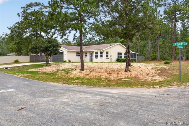 799 W Wycliffe Lane, Citrus Springs, FL 34434